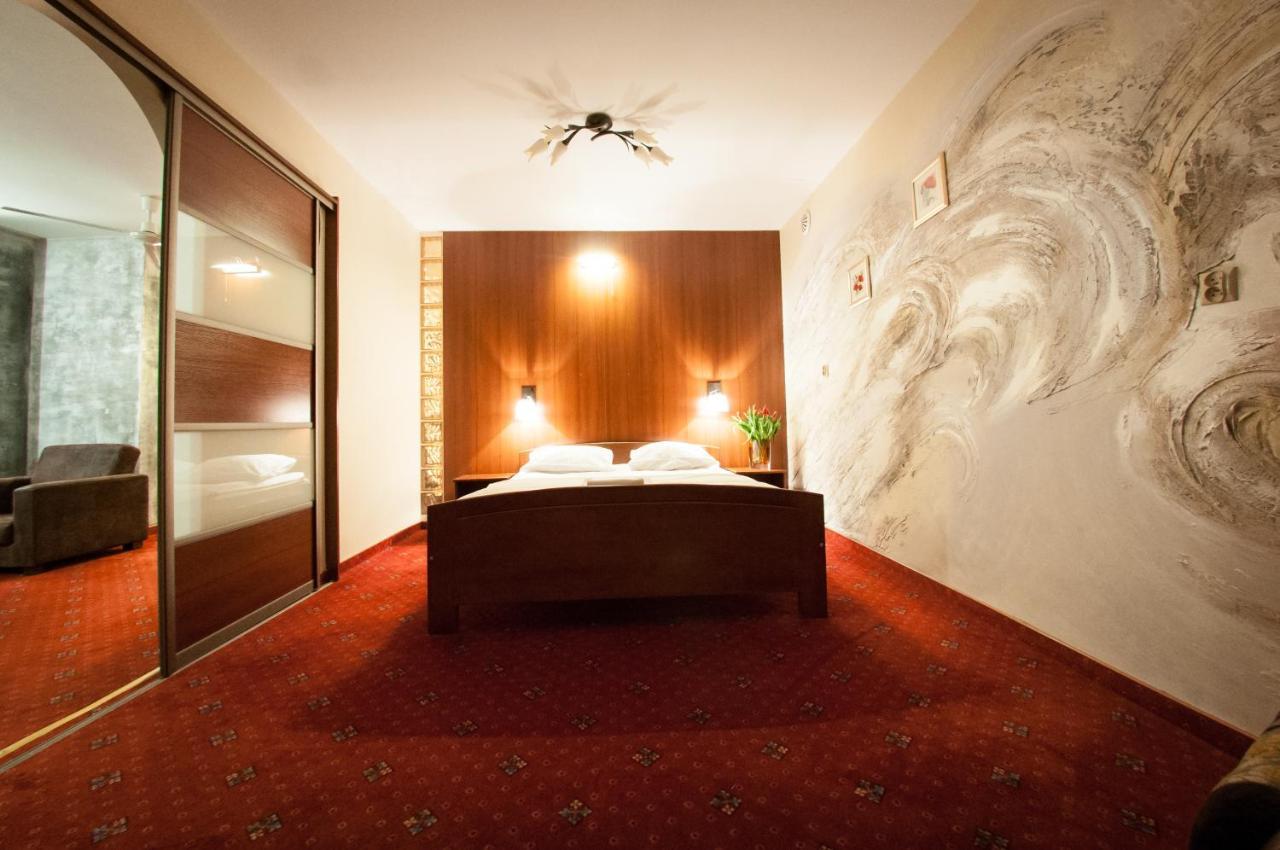 Secession Hotel Leczna Zewnętrze zdjęcie